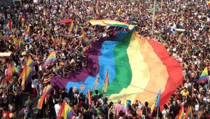 Basın meslek örgütleri: LGBTİ+ haberciliği suç değildir