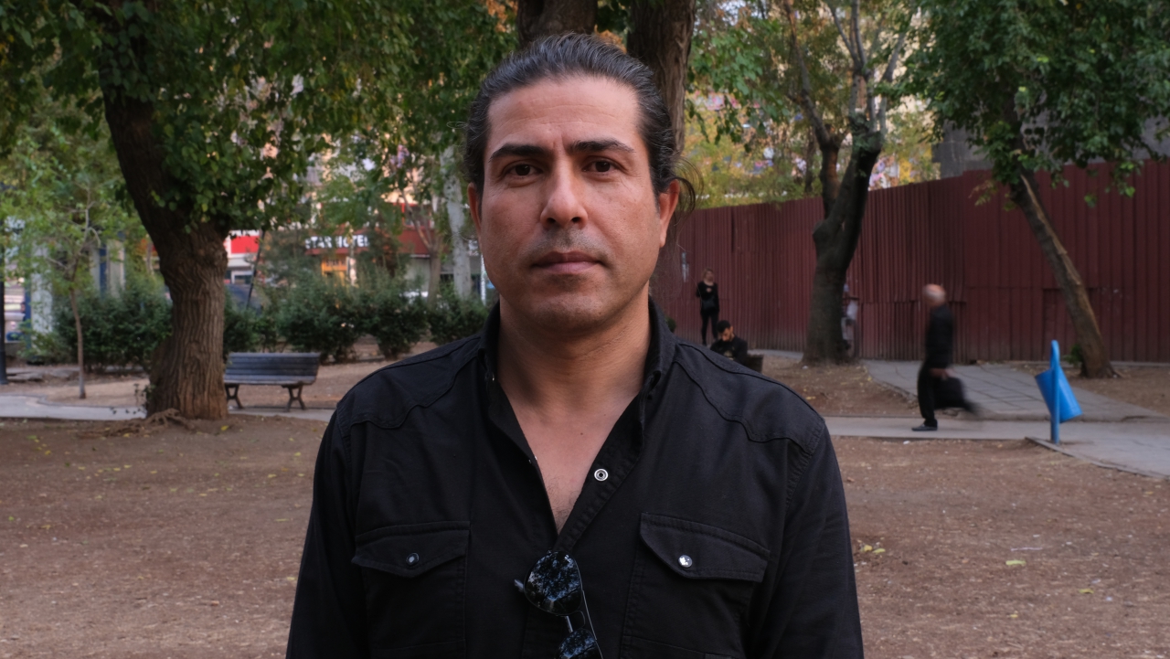 Gazeteci Rohat Bulut plakasız araç ile önü kesilip darp edildi