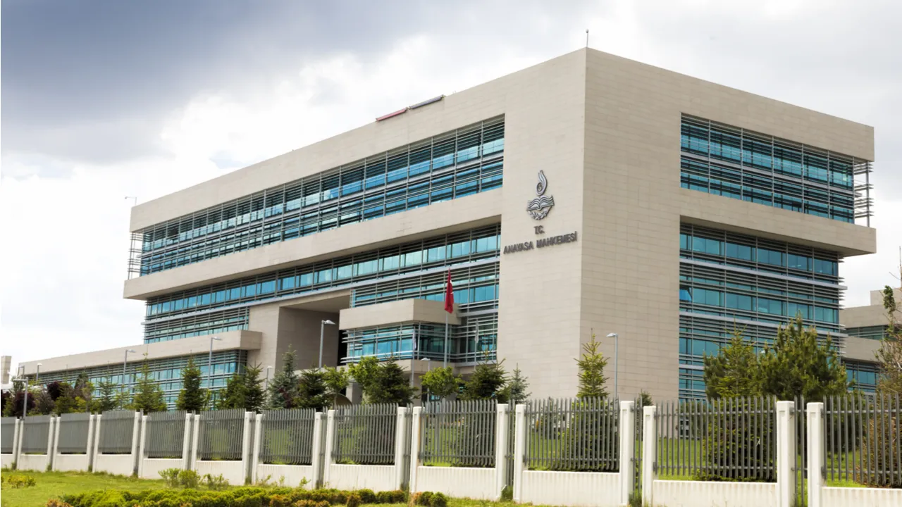 Anayasa Mahkemesi'nden "Fransız ajanı" haberine ihlal kararı