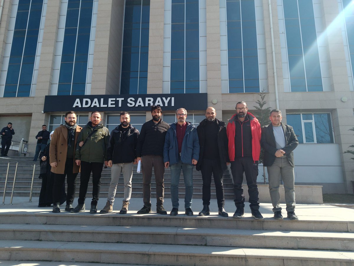 Gözaltındaki gazeteciler serbest bırakıldı