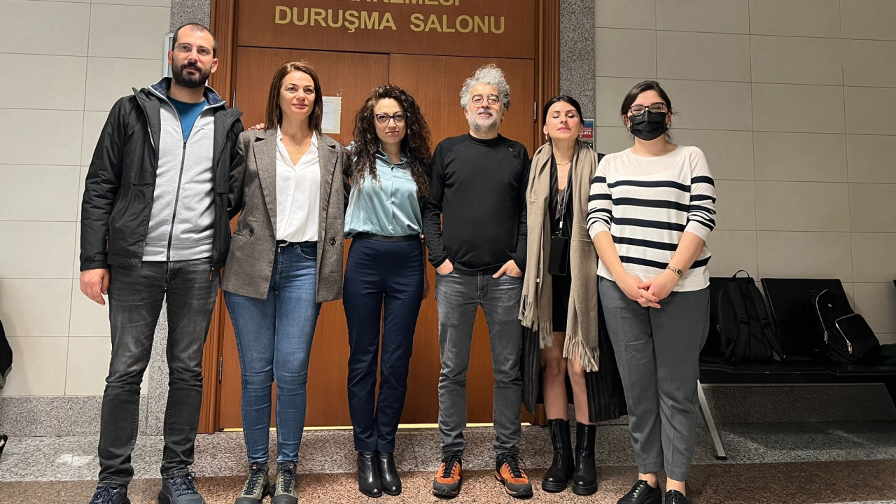 Gazeteci Ayça Söylemez hakim karşısına çıktı