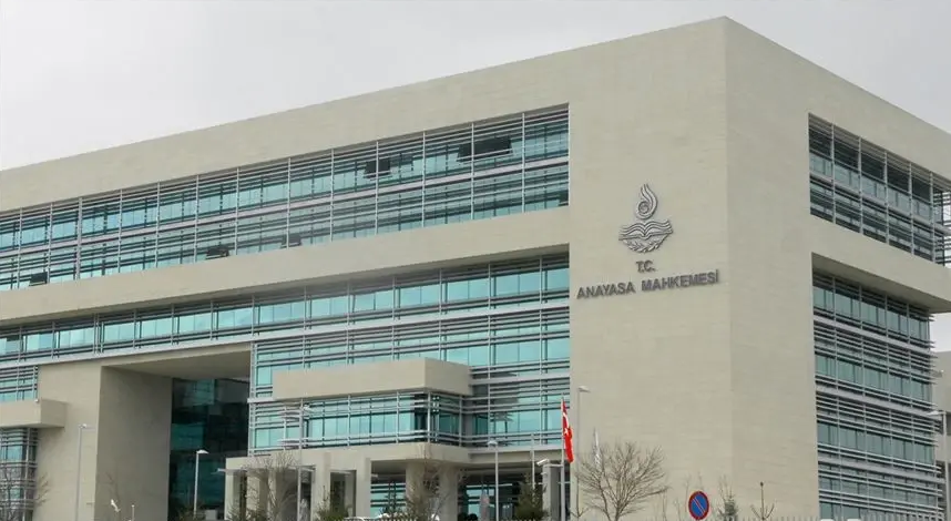 AYM’den Basın İlan Kurumu kararı: İlan ve reklam kesme yetkisi iptal edildi
