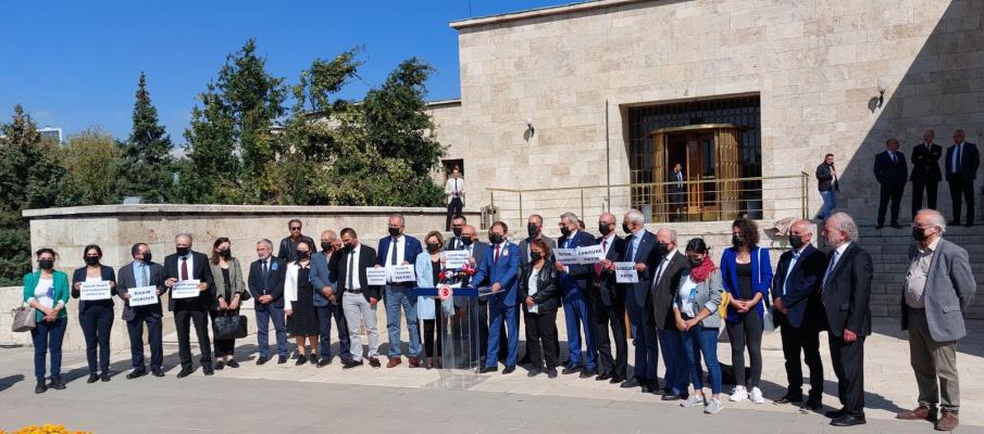 Basın meslek örgütleri, ‘sansür yasası’nı Meclis’te protesto etti