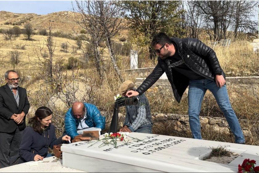 Gazeteci Cem Emir anıldı