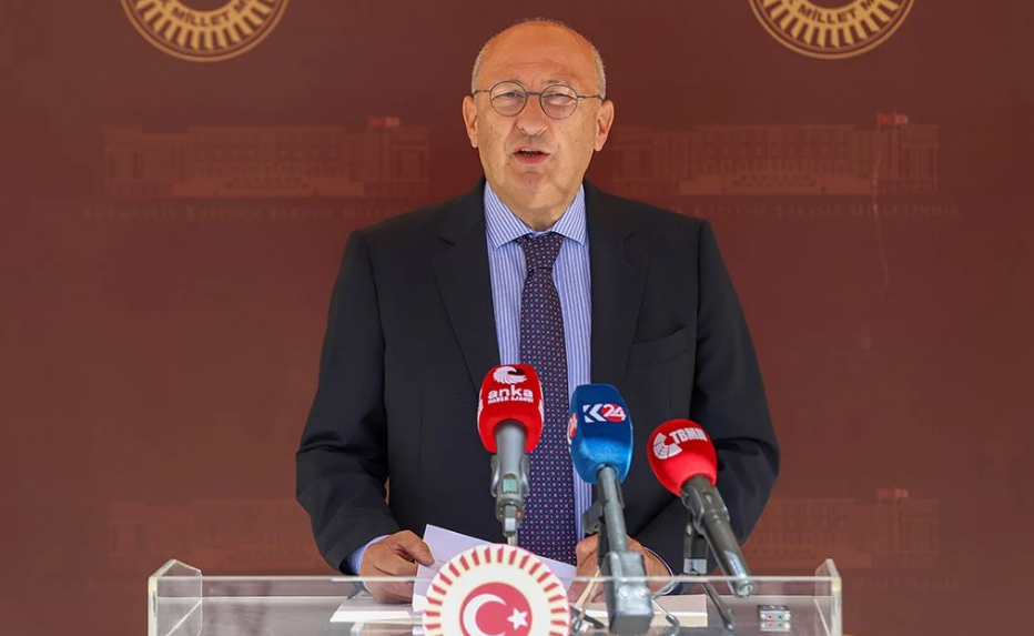 CHP'li Çakırözer, Basın Özgürlüğü Raporu'nu açıkladı