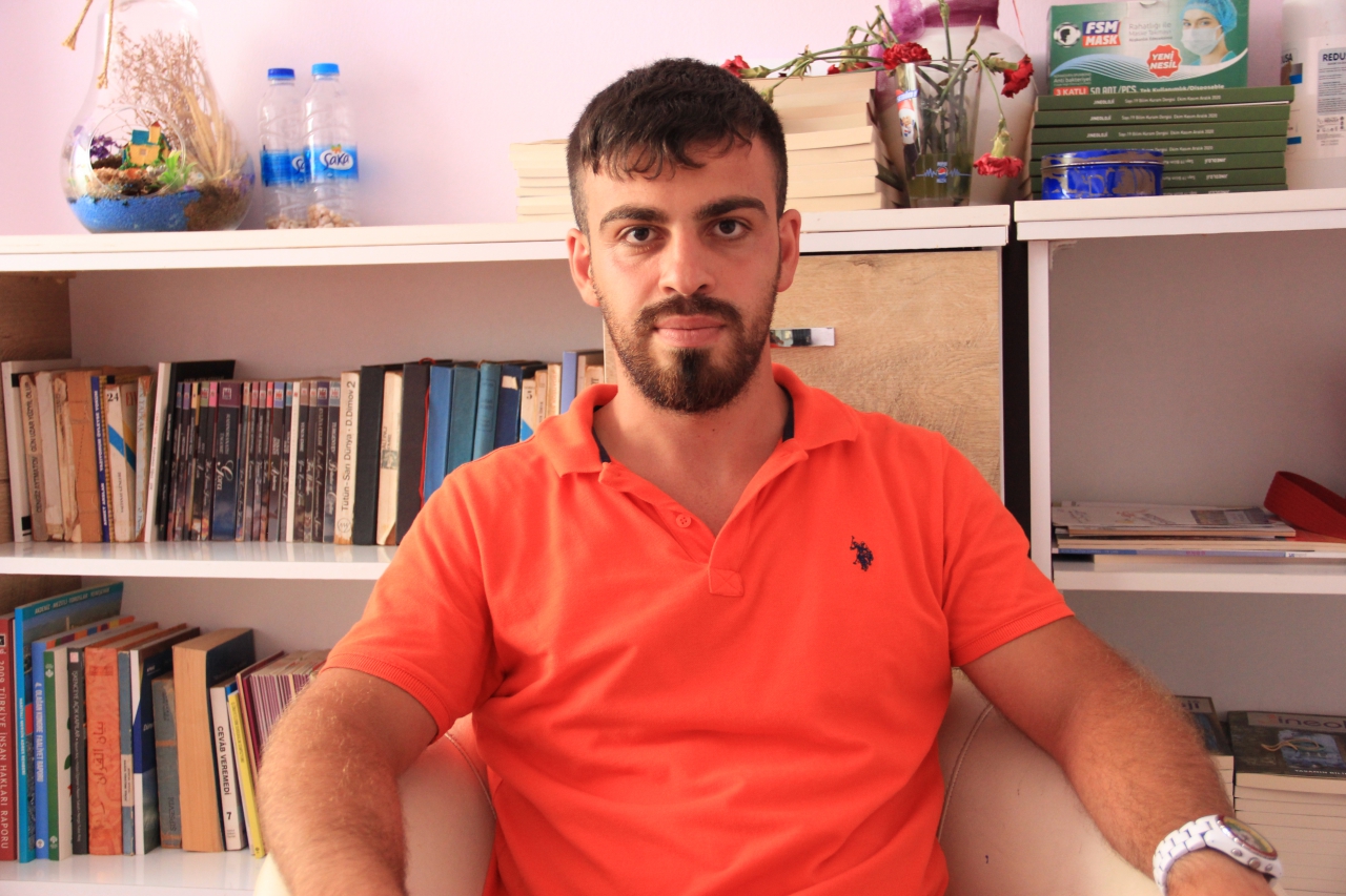 Yeni Yaşam gazetesi dağıtımcısına polis tehdidi