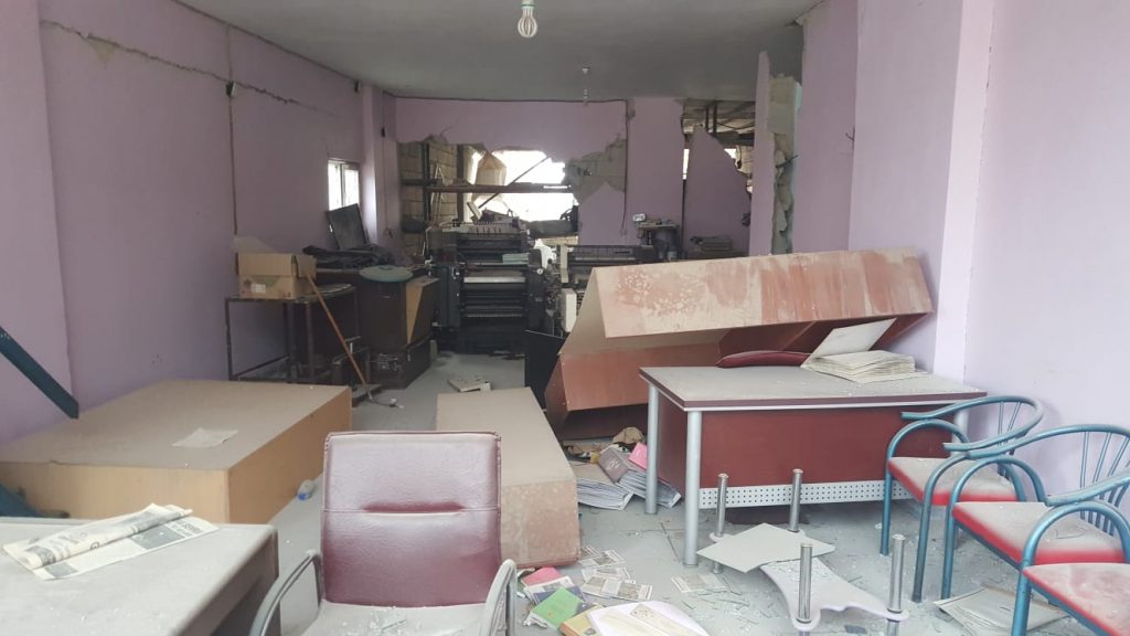 Depremin yaşandığı kentlerde yerel basın çalışamaz hale geldi