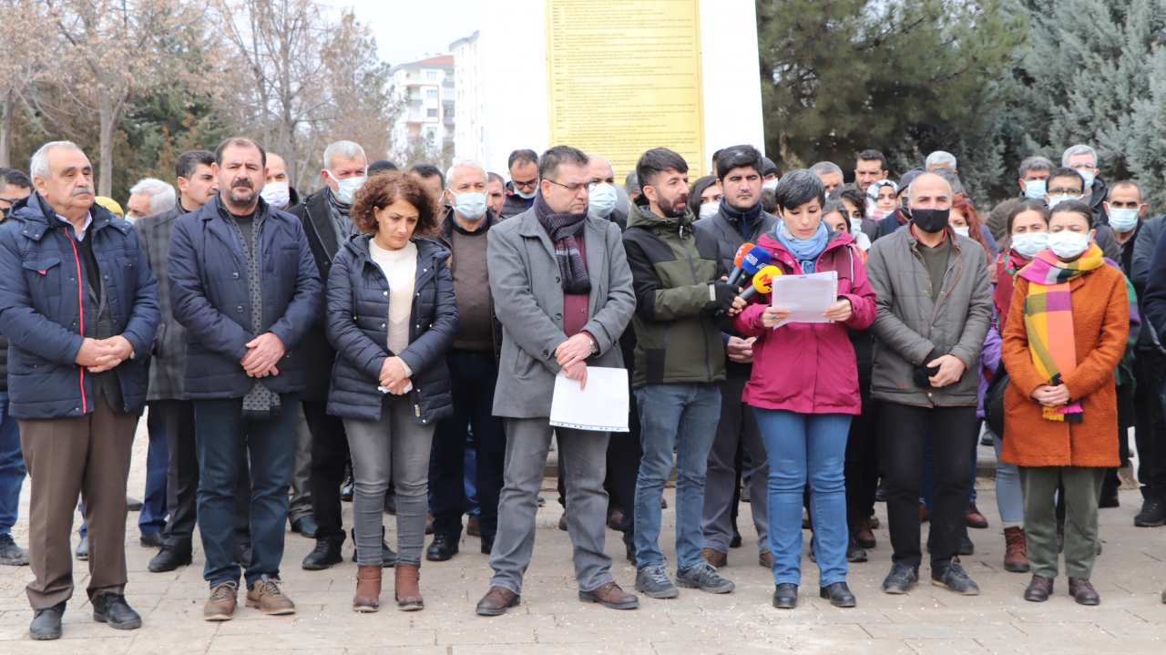 DFG'den Kürtçe gazeteye getirilen erişim engeline tepki