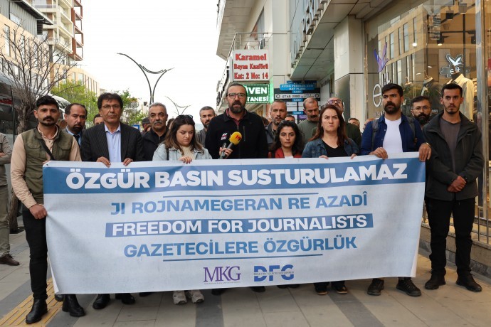 "Tutsak gazeteciler serbest bırakılsın"