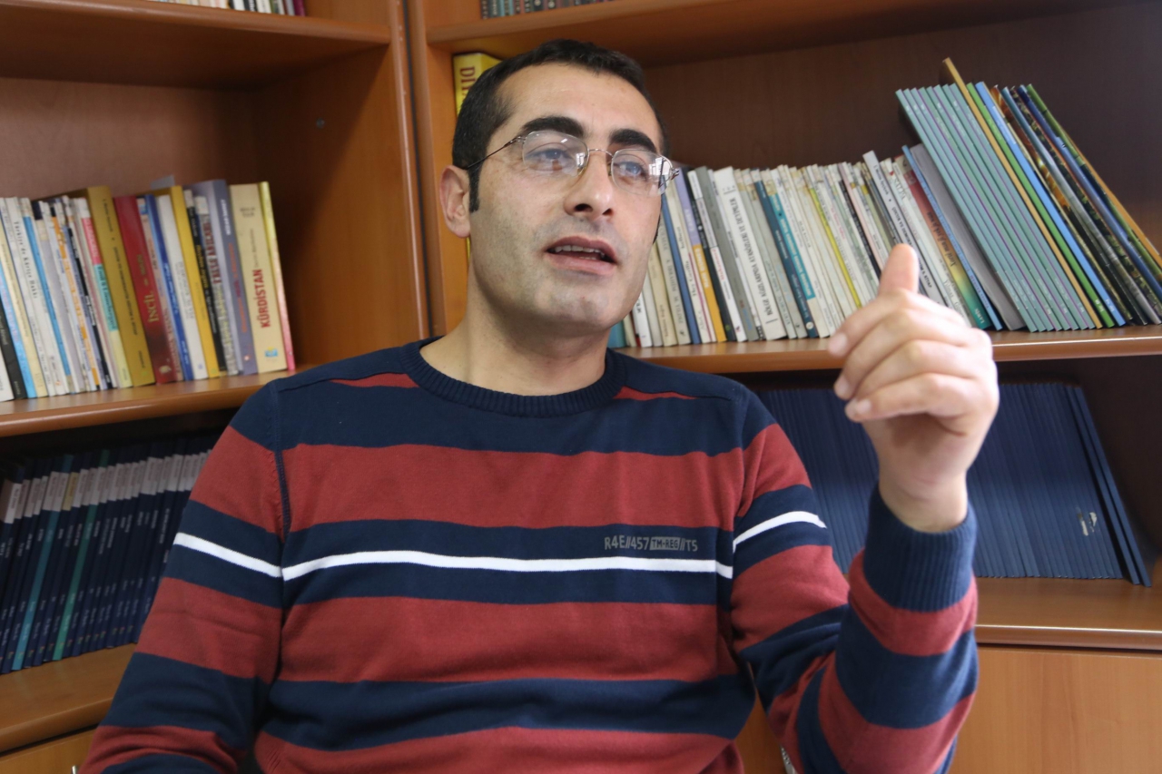 Gazeteciler Ertuş Bozkurt ve Mikail Barut gözaltına alındı