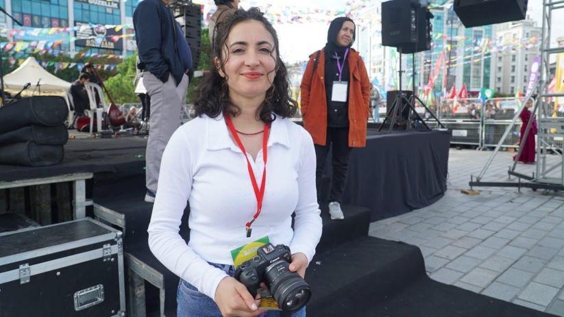 Gazeteciler Elfazi Toral ve Sema Korkmaz’ın davası ertelendi