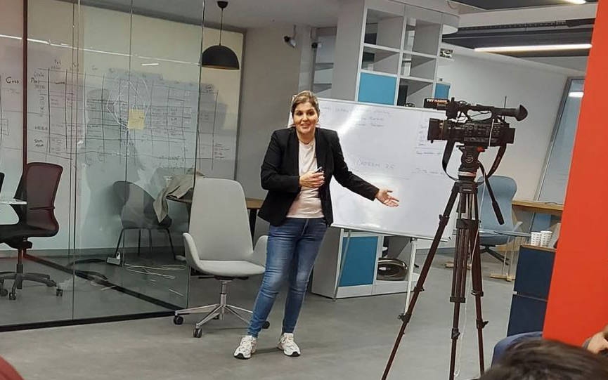 TRT muhabiri Elif Akkuş tahliye edildi