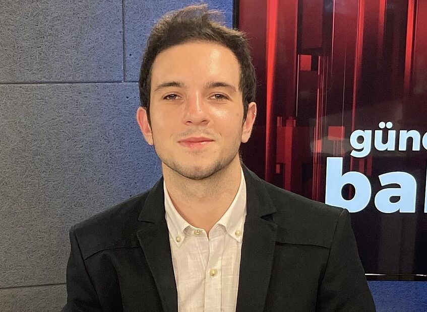 Cumhuriyet muhabiri Engin Deniz İpek’in davası ertelendi