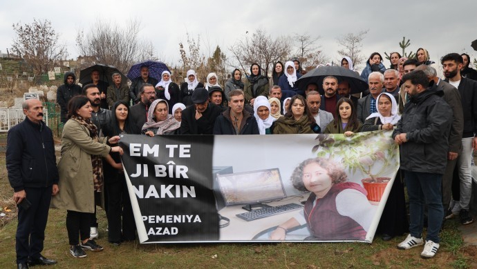 Gazeteci Evin Buldan mezarı başında anıldı