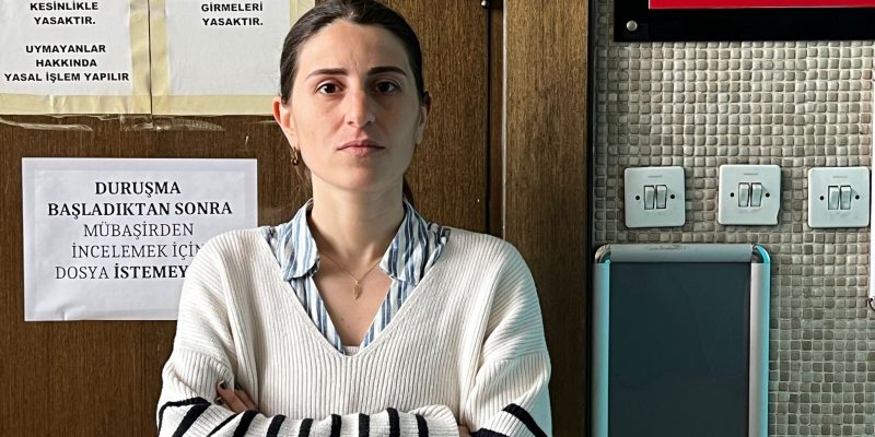 Gazeteci Eylül Yaşar’ın yargılandığı davada ‘basın kartı’ araştırılacak