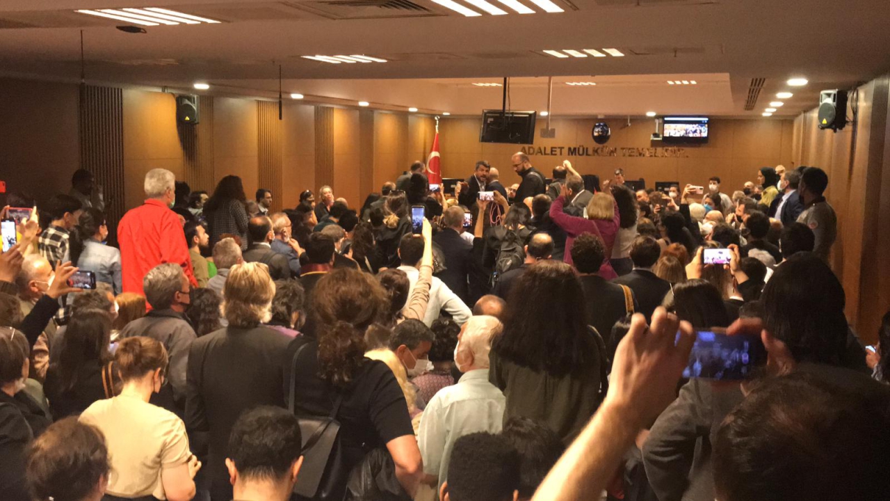 Gezi'de karar: Kavala'ya ağırlaştırılmış müebbet, 7 kişiye 18 yıl hapis