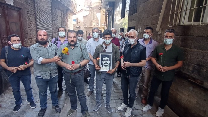 Gazeteci Hafız Akdemir katledildiği sokakta anıldı