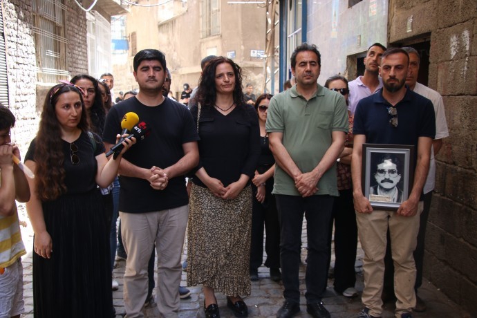 Gazeteci Hafız Akdemir vurulduğu sokakta anıldı