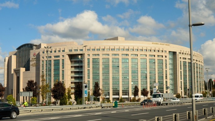 Gazeteci ve siyasetçilerin 'akademi' davasında gizli tanık dinlendi