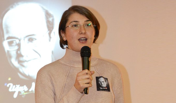 Hazal Ocak’ın ‘Damat işi biliyor’ haberine açılan dava Haziran’a ertelendi