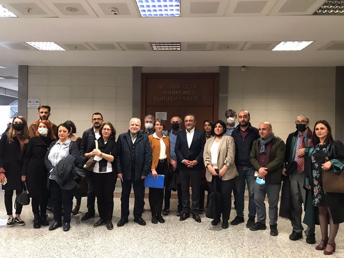 ‘Terör’ suçlamasıyla yargılanan gazeteciler beşinci kez hakim karşısına çıktı