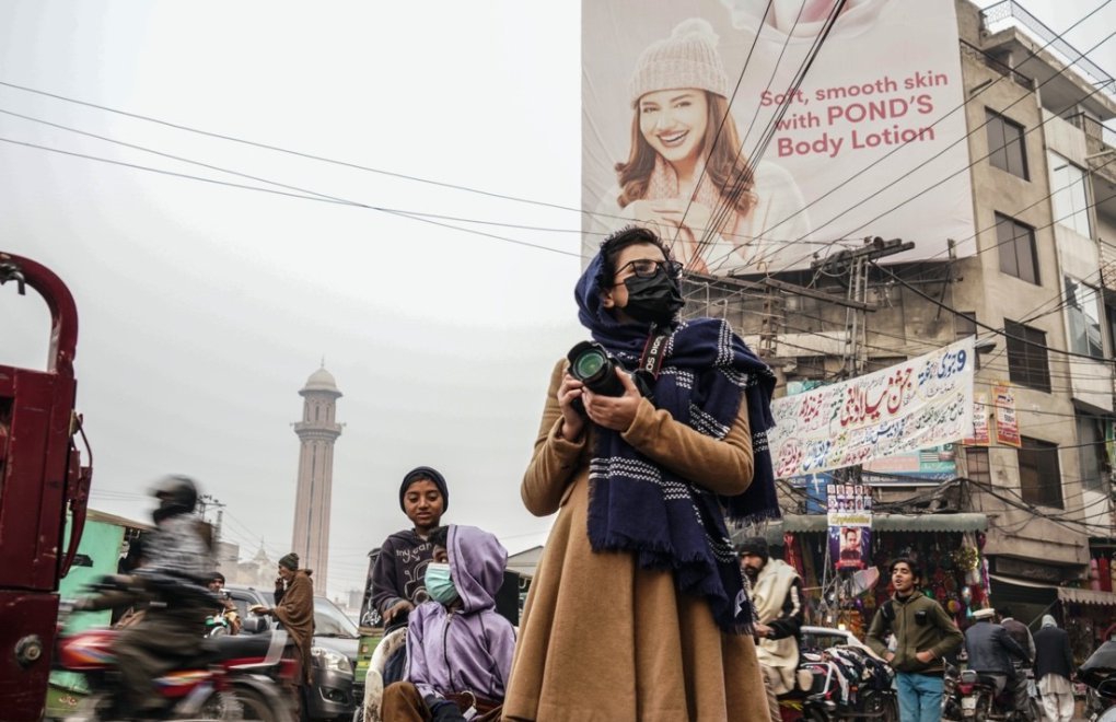 Kadın gazetecilerin çoğu çevrimiçi şiddetin hedefi