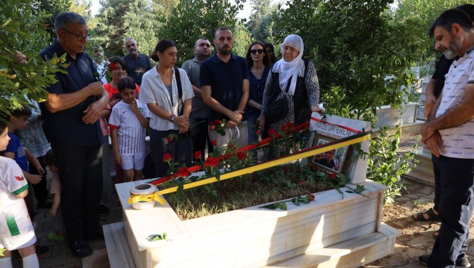 Özgür basın emekçisi Erenci mezarı başında anıldı