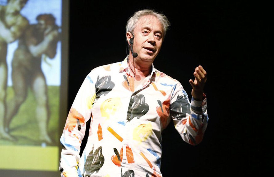 Metin Uca havalimanında gözaltına alındı