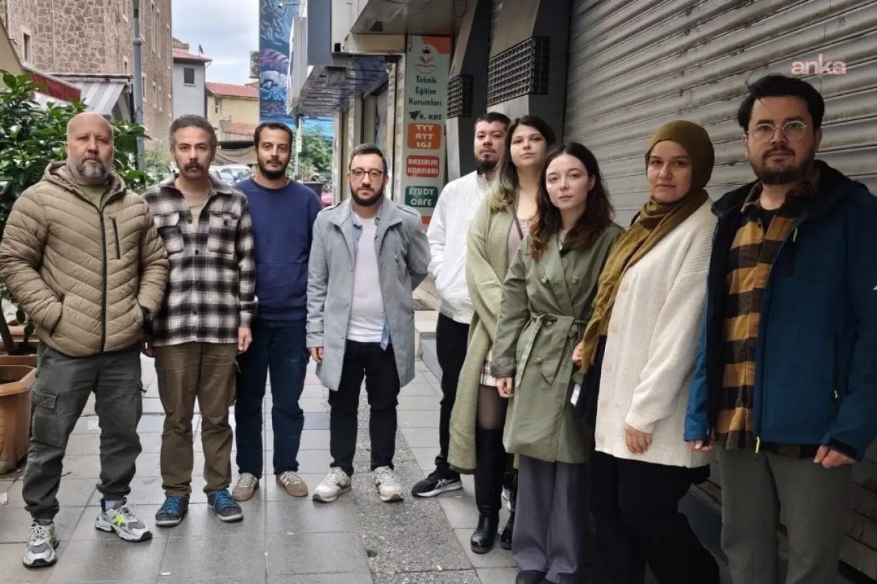 12 gazeteci işten çıkarıldı