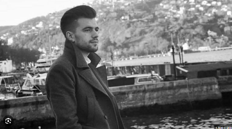 Kavgayı ayırmak isteyen TV çalışanı öldürüldü