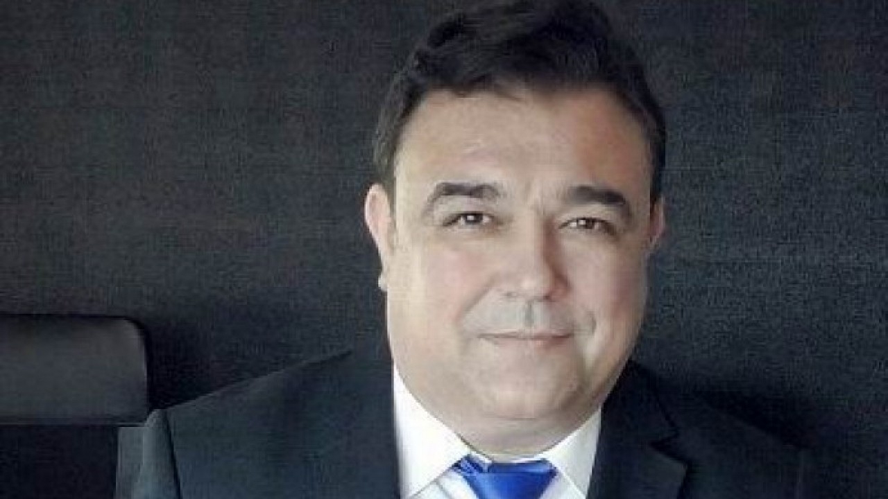 Irkçı ve cinsiyetçi söylemlerde bulunan gazeteciye tepki