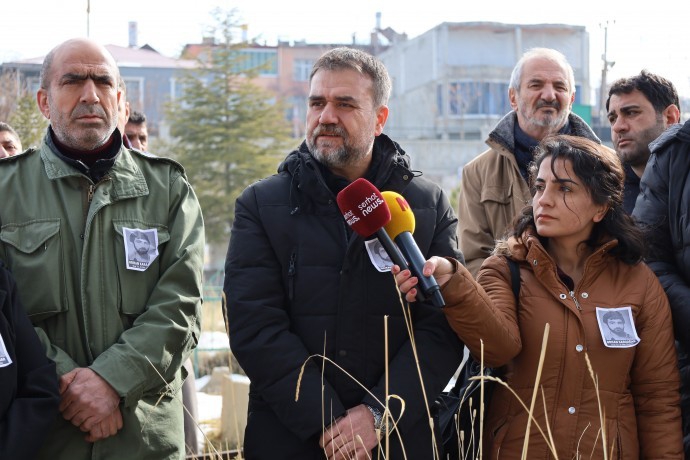 Özgür Basın emekçisi Karaağar mezarı başında anıldı