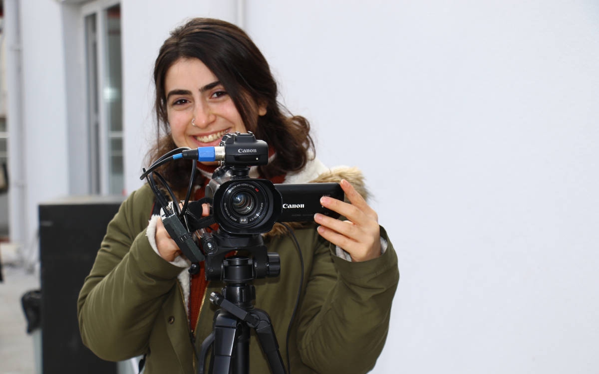 Gazeteci Öznur Değer hakkında açılan soruşturma nedeniyle duruşmaya katılmadı