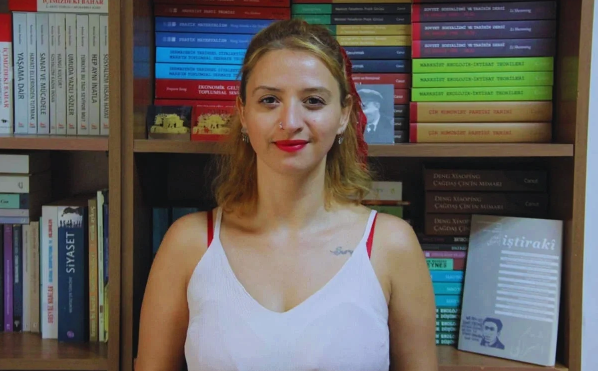 Gözaltındaki gazeteciye ‘IFJ kartı’ sorusu