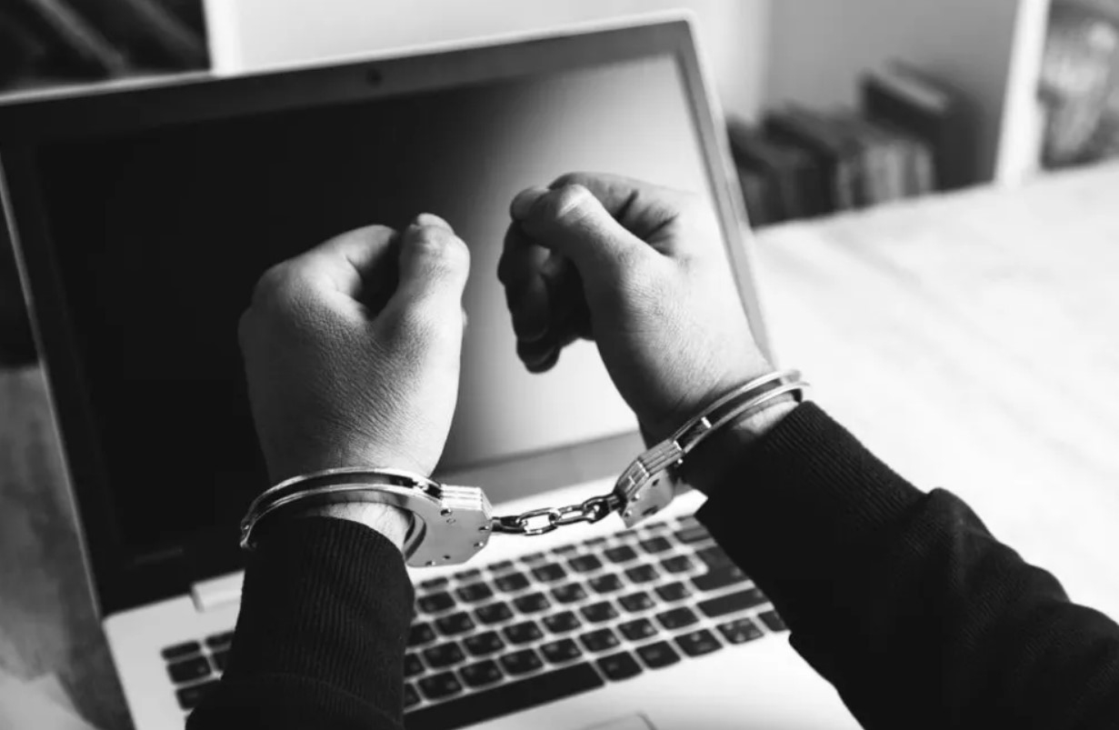 Gazeteciler ‘Sansür Yasası’nı protesto için profillerini karartıyor