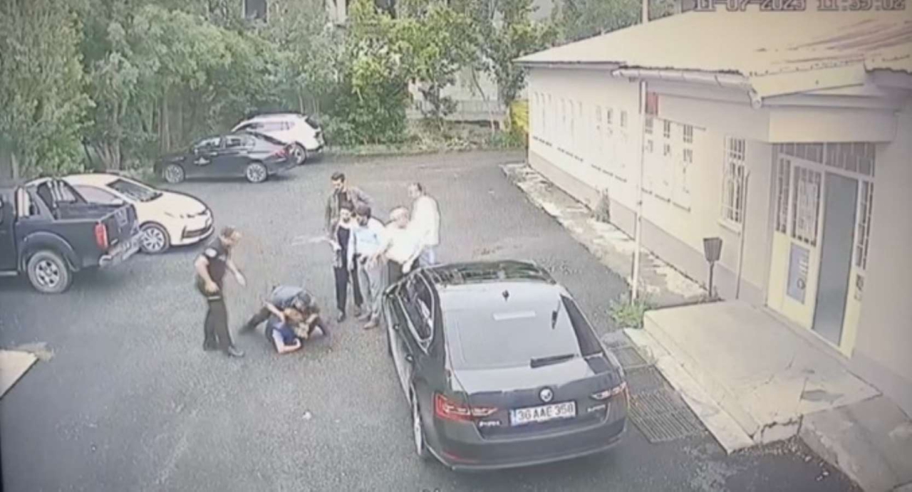 Kaymakamın koruma polisi gazeteciyi darp etti