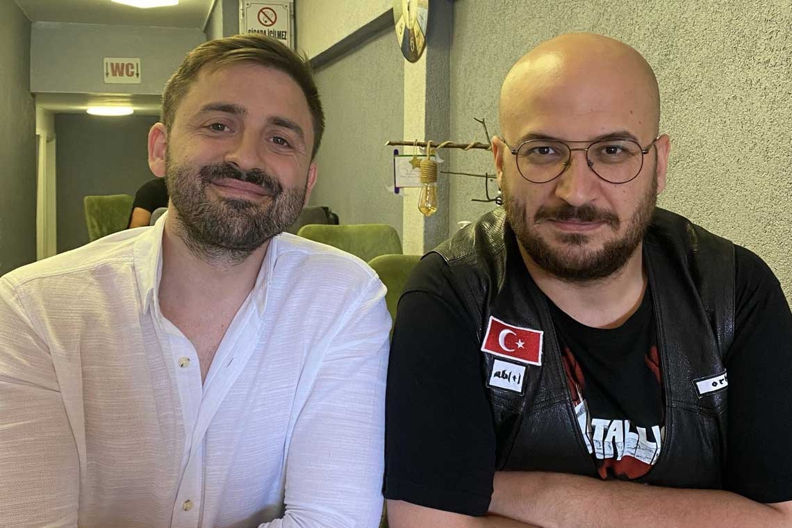 ‘Mülteci karşıtı’ tweet’ler nedeniyle tutuklanan iki gazeteci tahliye edildi