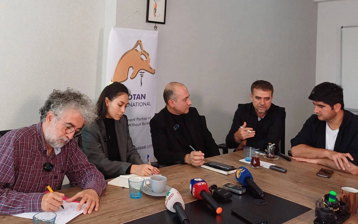 Uluslararası heyet: Türkiye'de gazetecilere yönelik baskı artıyor