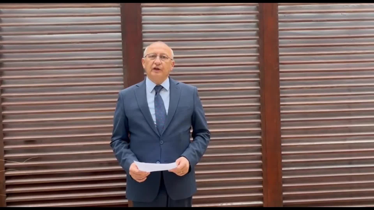 Utku Çakırözer'den ''basın özgürlüğü'' raporu