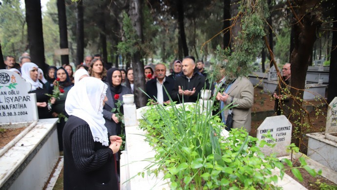 Gazeteci Volkan Eryiğit mezarı başında anıldı