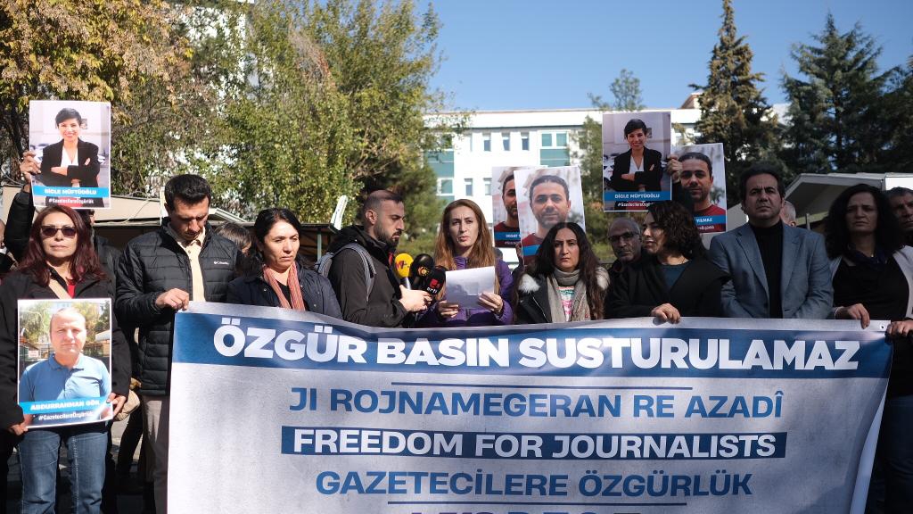 Tutsak 3 gazeteci için 3 büyük kentte açıklama: Arkadaşlarımızı serbest bırakın