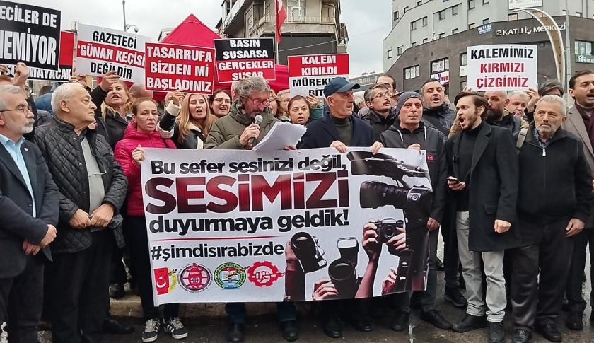 Zonguldak’ta gazetecilerden 'geçinemiyoruz' eylemi